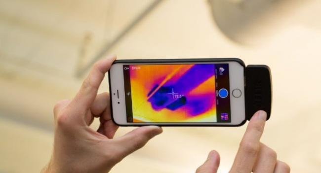 Flir One — камера, которая позволяет смартфону видеть в темноте и измерять температуру объектов