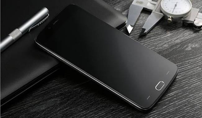 Doogee Y200: бюджетный смартфон со сканером отпечатков пальцев